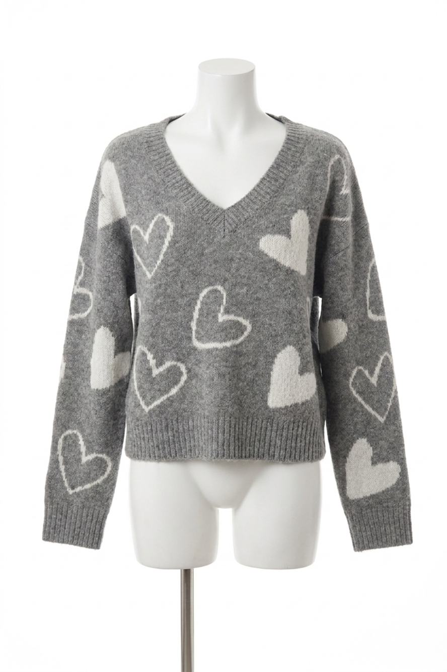 NEW HEM & THREAD heart v-neck sweater top in grey